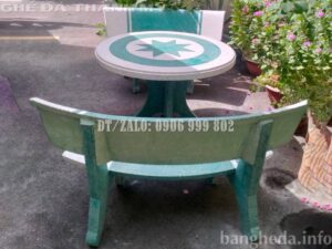 Bộ bàn ghế đá tròn trắng xanh loại 2 ghế cong