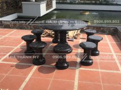 Bàn ghế đá tự nhiên đen bóng