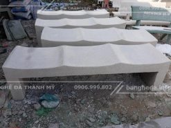 Ghế đá sân trường