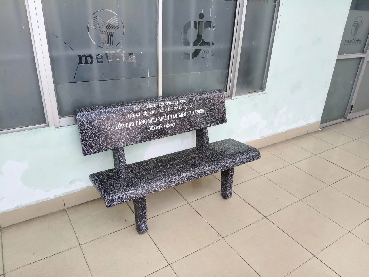 bộ bàn ghế đá quận bình thạnh