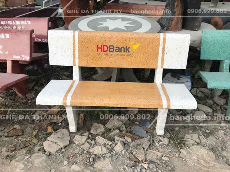 Ghế đá sân vườn trắng vàng thành mỹ